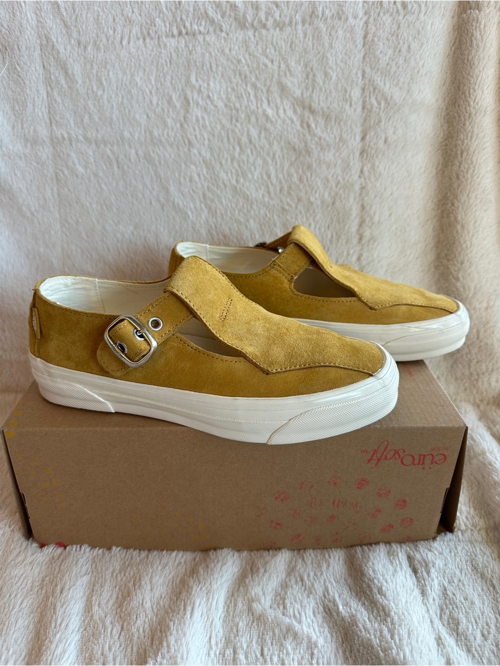 Vans 93 LX Mary Jane Suede in Gold, W 7.5 - Picture 2 of 9